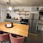 Stunning Phoenix Studio: Stylish Oasis In A Prime Location