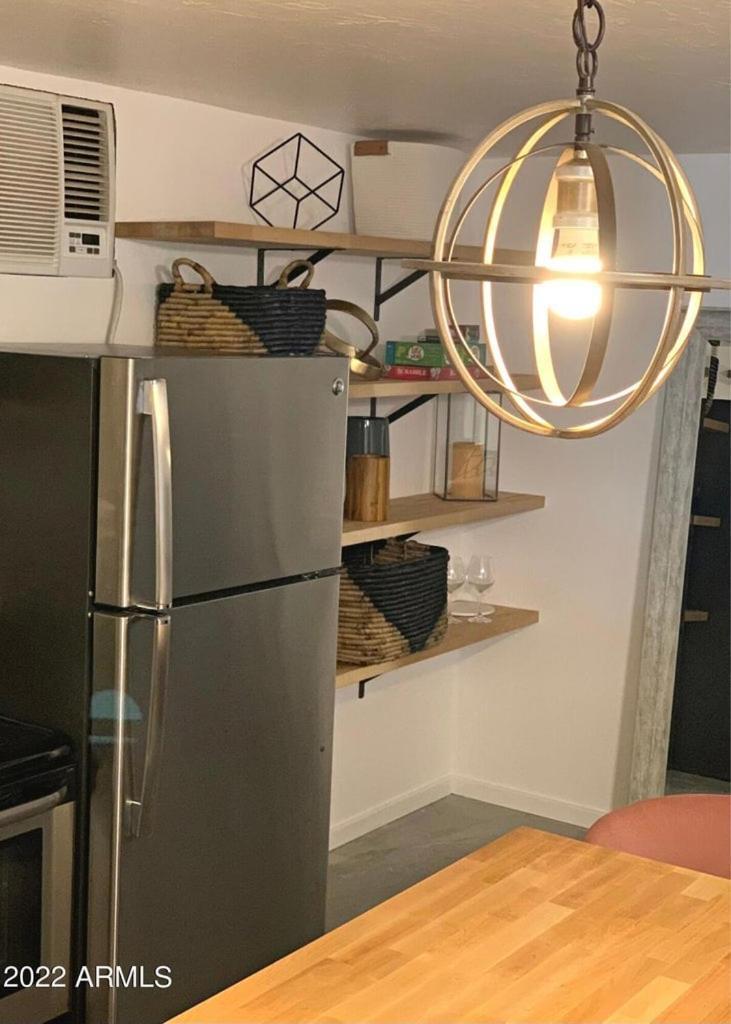 Stunning Studio: Stylish Oasis In A Prime Location Apartment